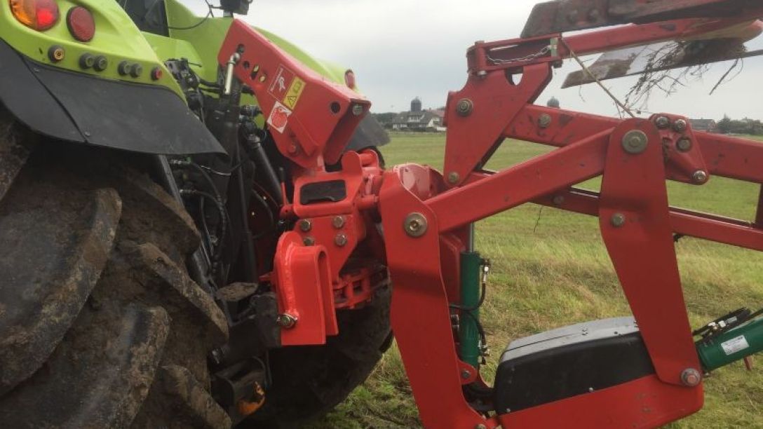 Nošeni plug 2500 i-Plough® - za traktorje do 280 KM, 4 - 6 brazdni