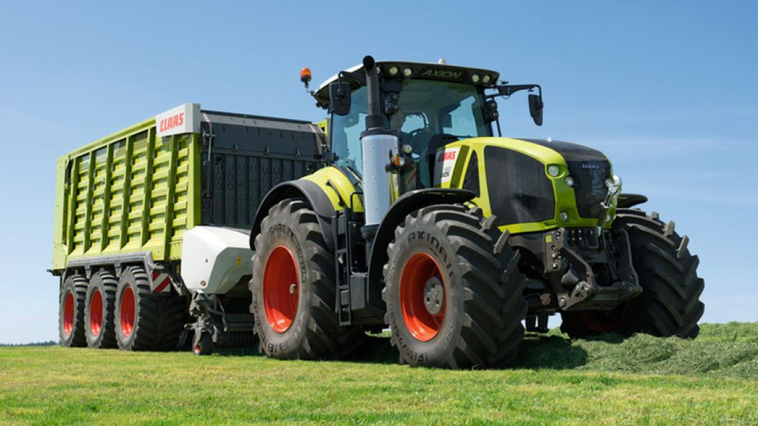 AXION 960 - 920, 445-325 KM/327-239 kW