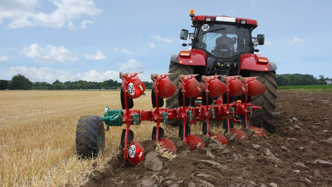 Nošeni plug Ecomat Variomat® - za traktorje do 180 KM, 5 - 8 brazdni